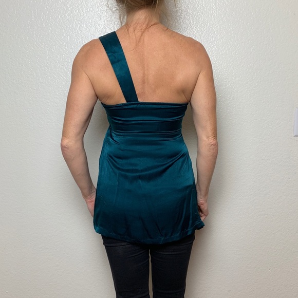 Silk charmeuse asymmetrical bow shoulder top - Picture 4 of 7